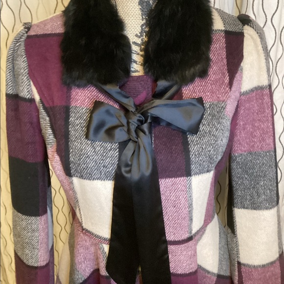 Plaid Coat w/Detachable Angora Collar - Picture 3 of 8